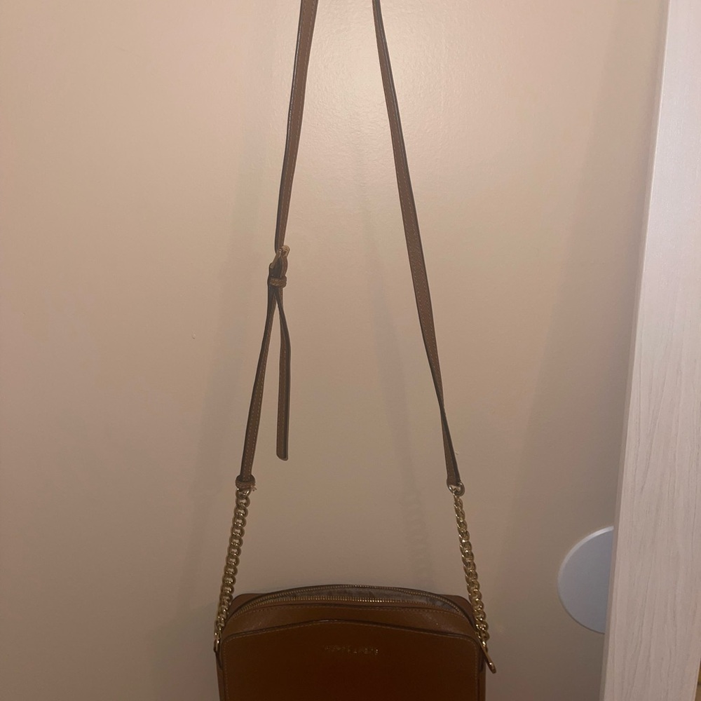 Michael Kors Tan Crossbody Bag with Gold Chain - Picture 4 of 5